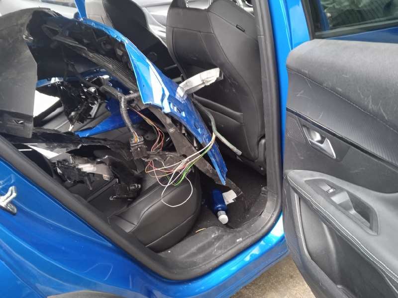 peugeot 3008 del año 2021