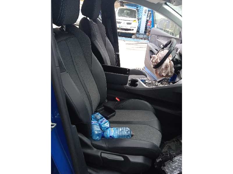 peugeot 3008 del año 2021