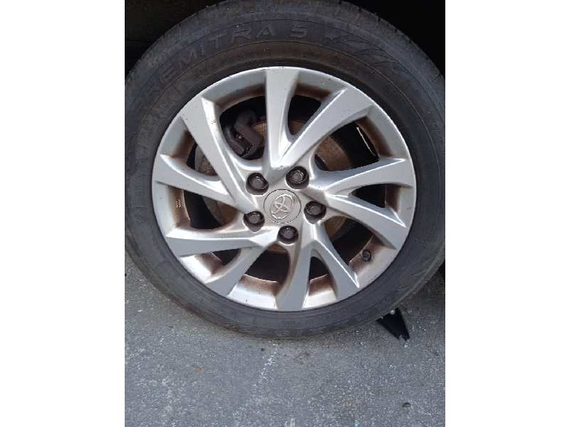 toyota auris del año 2017