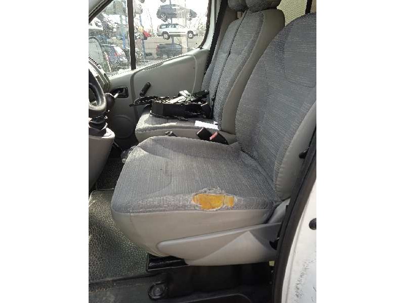 renault trafic combi (ab 4.01) del año 2004