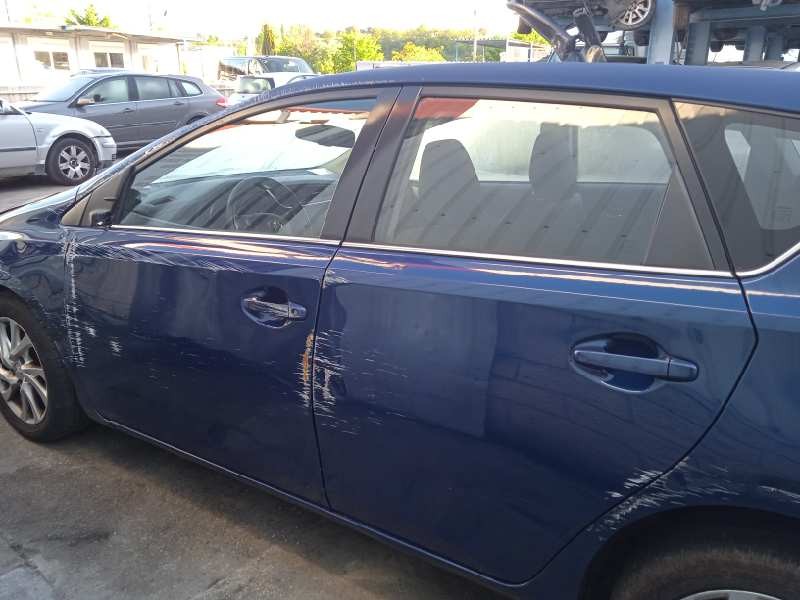 toyota auris del año 2017