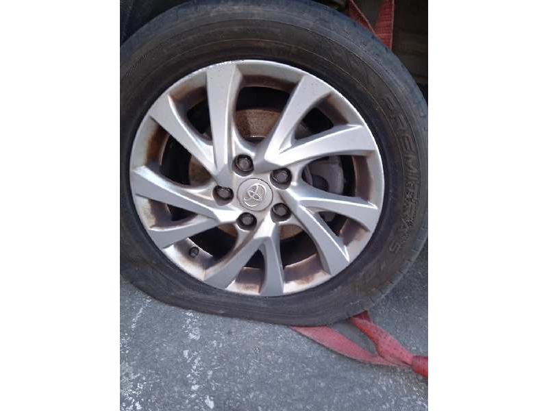 toyota auris del año 2017