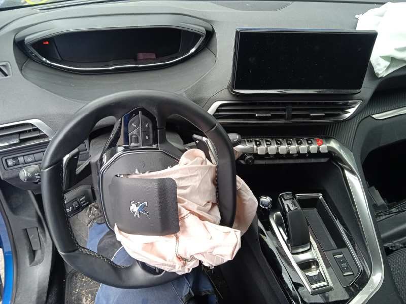 peugeot 3008 del año 2021