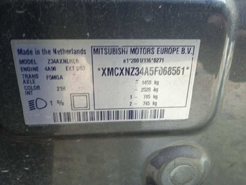 mitsubishi colt berlina 5 (z30a) del año 2005