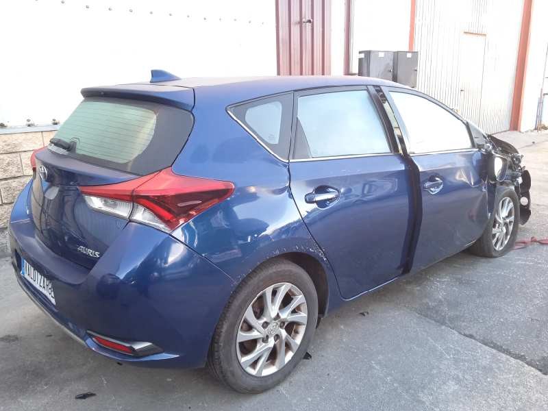 toyota auris del año 2017