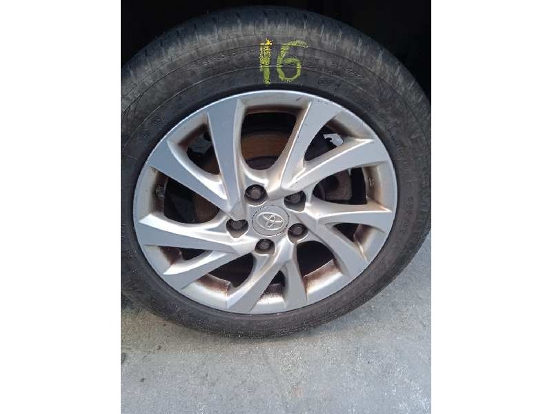 toyota auris del año 2017