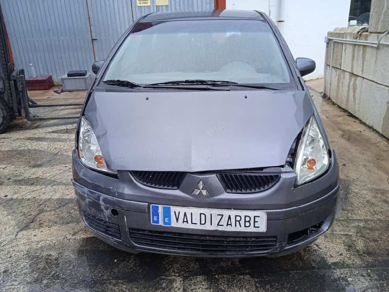 mitsubishi colt berlina 5 (z30a) del año 2005