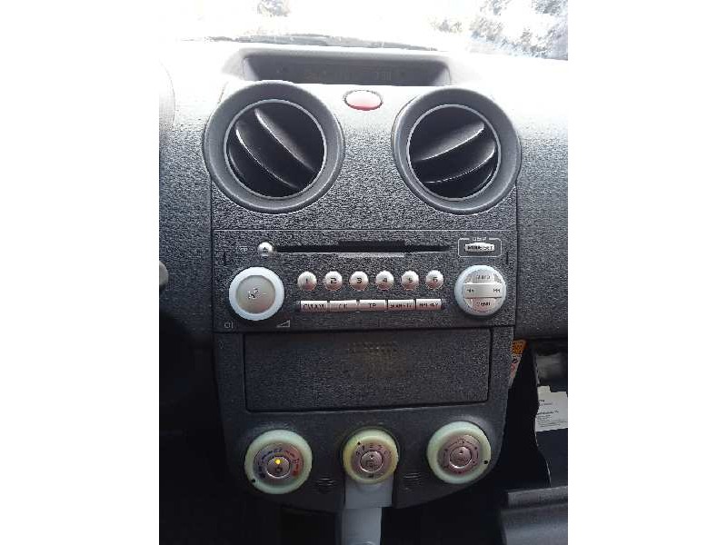 mitsubishi colt berlina 5 (z30a) del año 2005