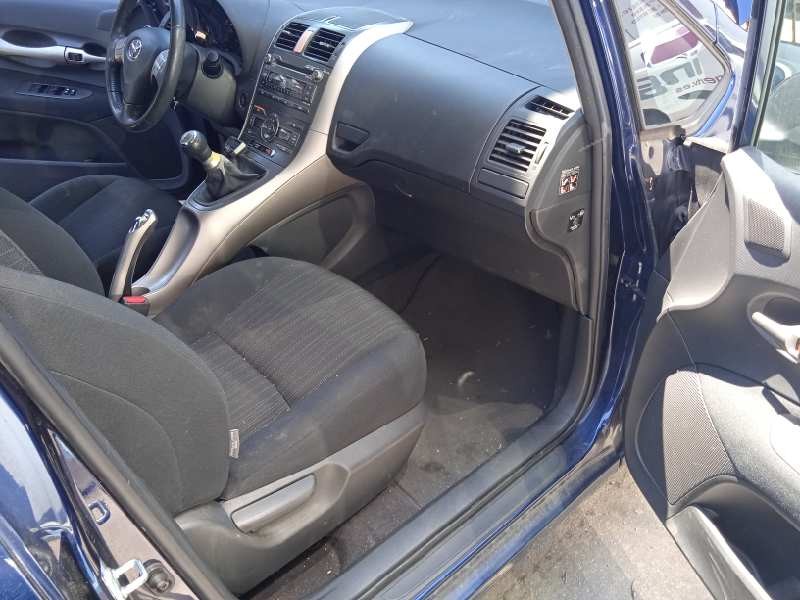 toyota auris del año 2007