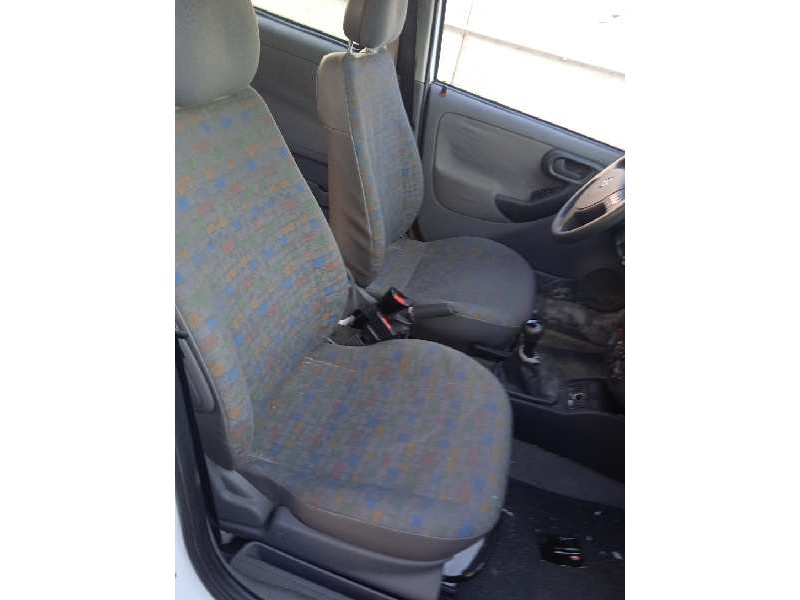 opel combo (corsa c) del año 2005