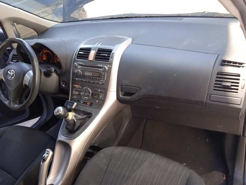 toyota auris del año 2007