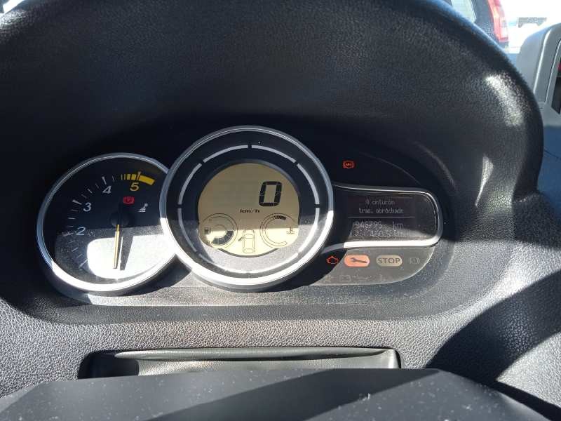 renault megane iii berlina 5 p del año 2010