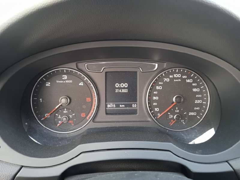 audi q3 (8ug) del año 2017