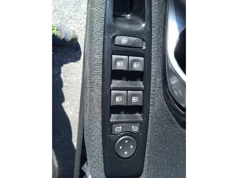 renault megane iii berlina 5 p del año 2010