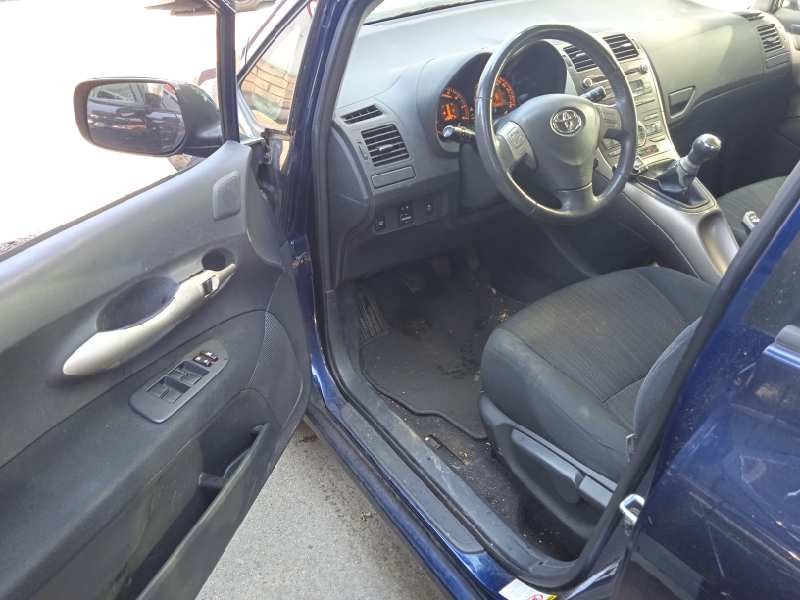 toyota auris del año 2007