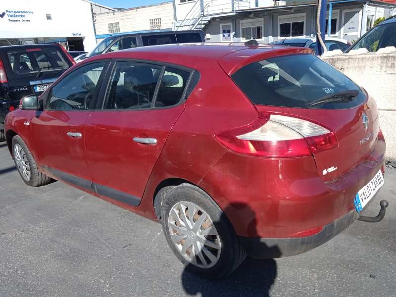 renault megane iii berlina 5 p del año 2010