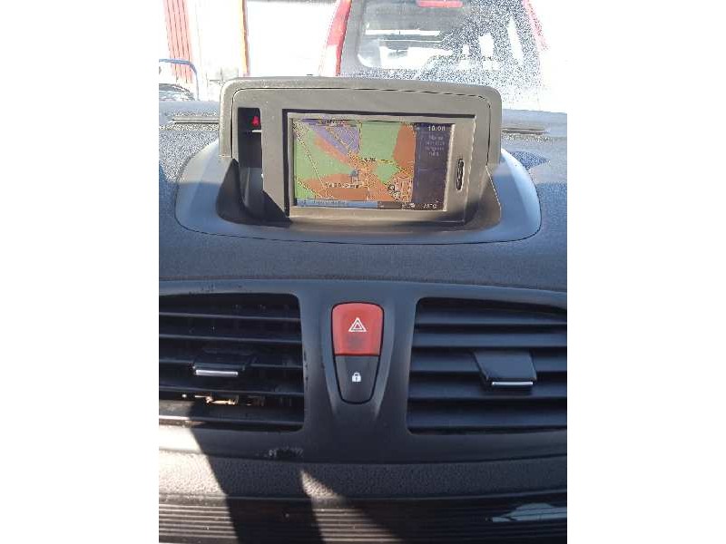 renault megane iii berlina 5 p del año 2010