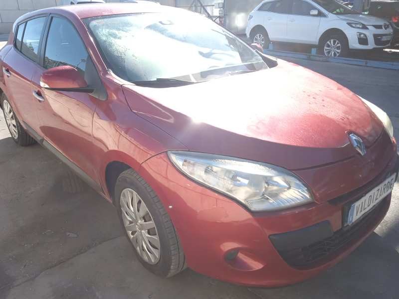 renault megane iii berlina 5 p del año 2010