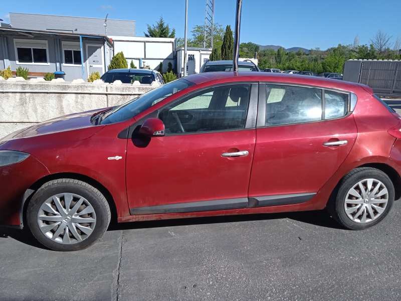 renault megane iii berlina 5 p del año 2010
