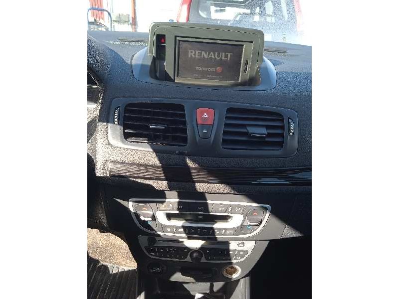 renault megane iii berlina 5 p del año 2010