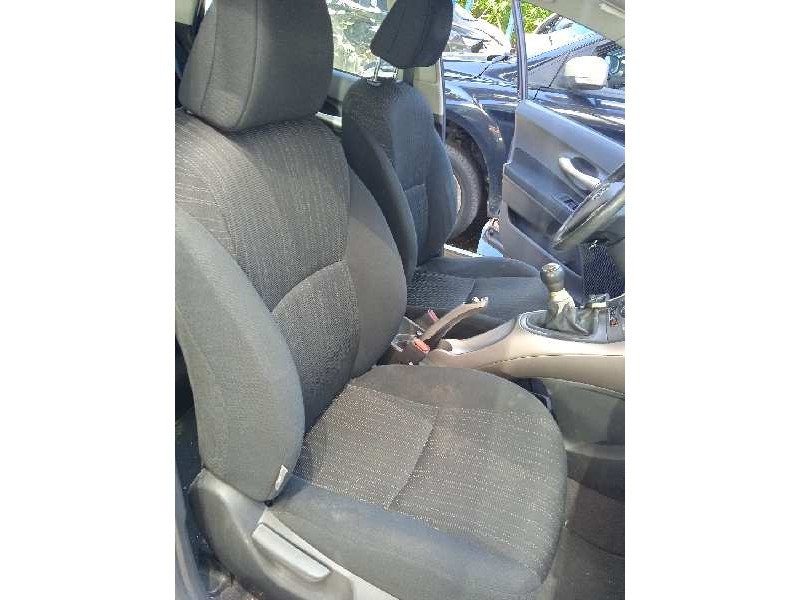 toyota auris del año 2007