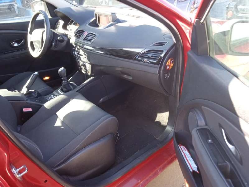 renault megane iii berlina 5 p del año 2010