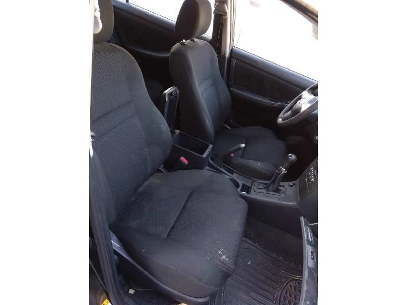 toyota corolla (e12) del año 2005