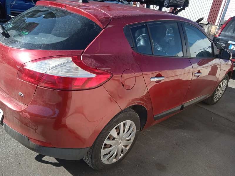 renault megane iii berlina 5 p del año 2010