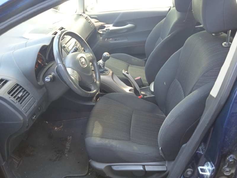 toyota auris del año 2007