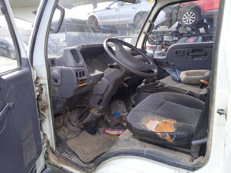 nissan cabstar del año 2000