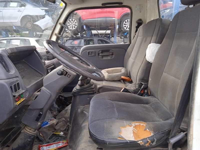 nissan cabstar del año 2000