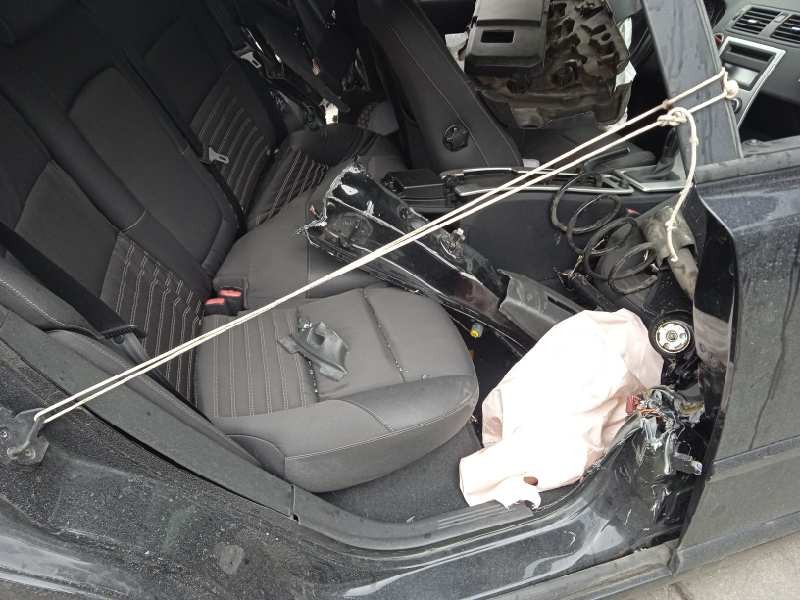 volvo v50 familiar del año 2011