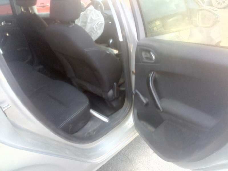 peugeot 208 del año 2016