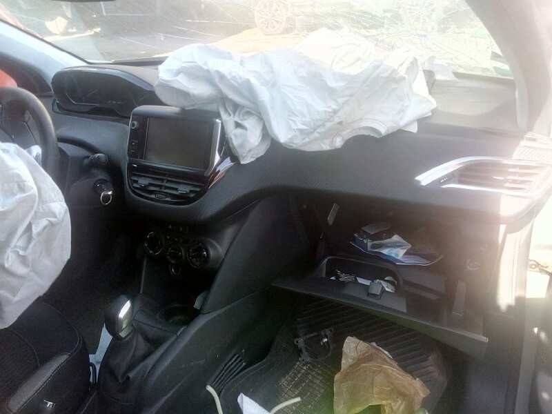 peugeot 208 del año 2016