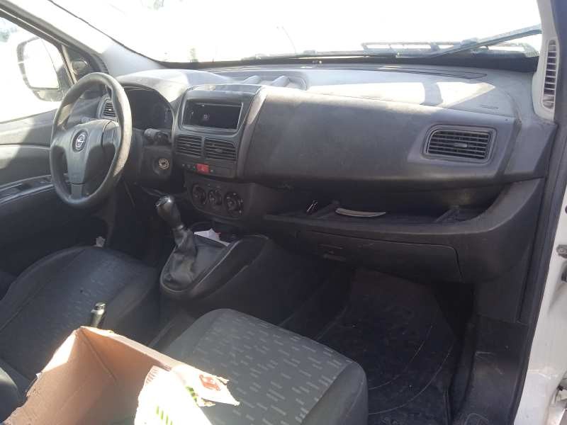 opel combo d del año 2012