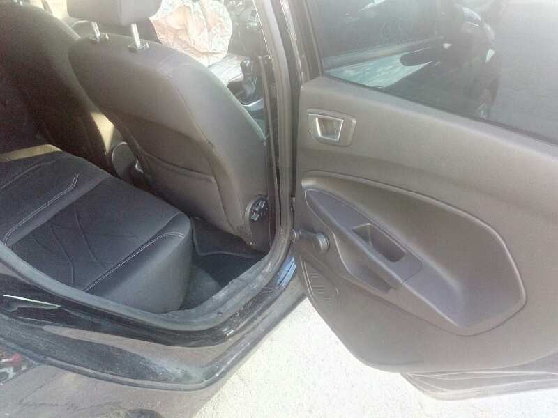 ford fiesta (ccn) del año 2013