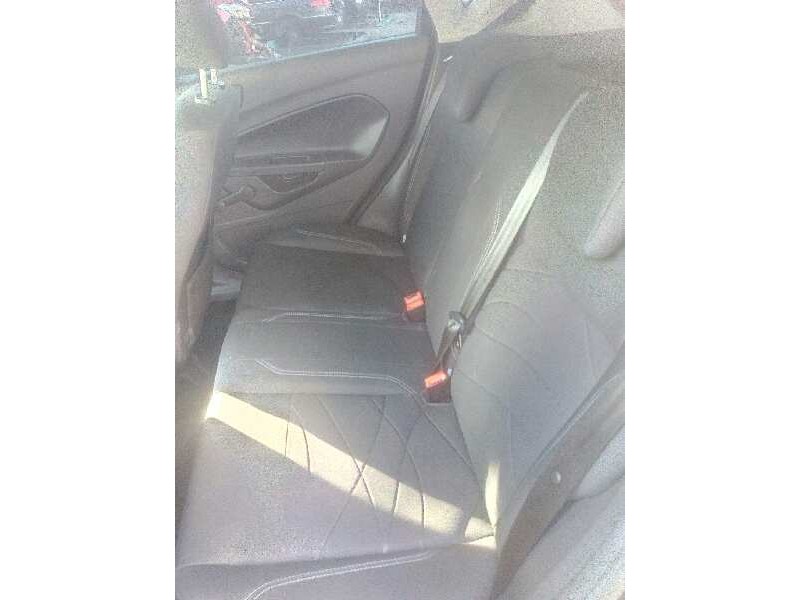 ford fiesta (ccn) del año 2013