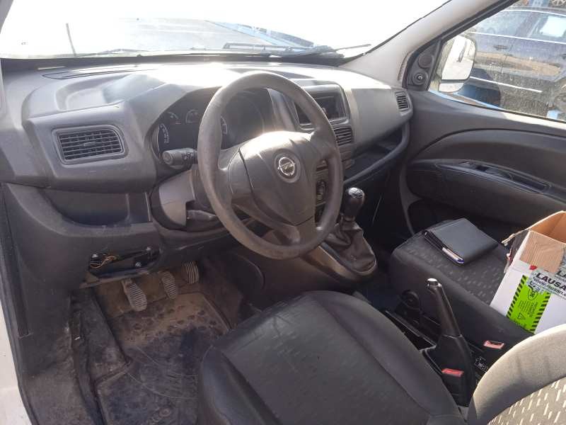 opel combo d del año 2012