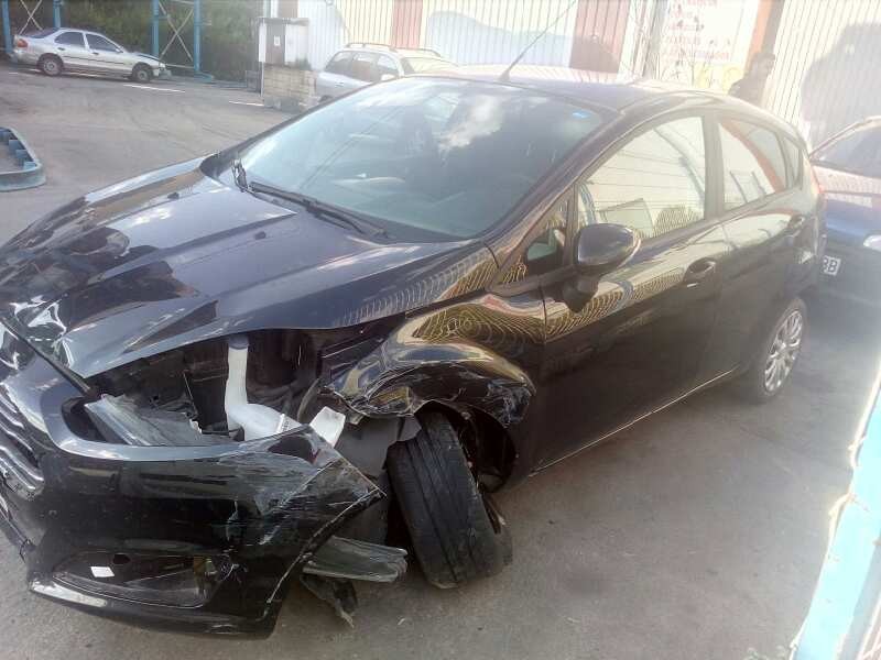 ford fiesta (ccn) del año 2013