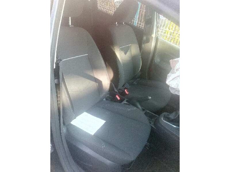 ford fiesta (ccn) del año 2013