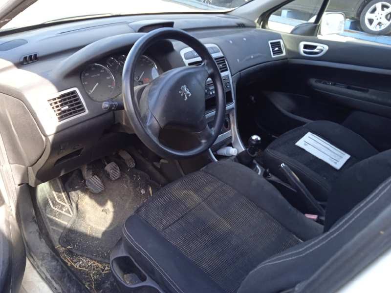 peugeot 307 berlina (s2) del año 2007