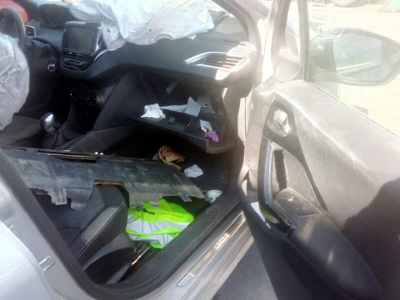 peugeot 208 del año 2016