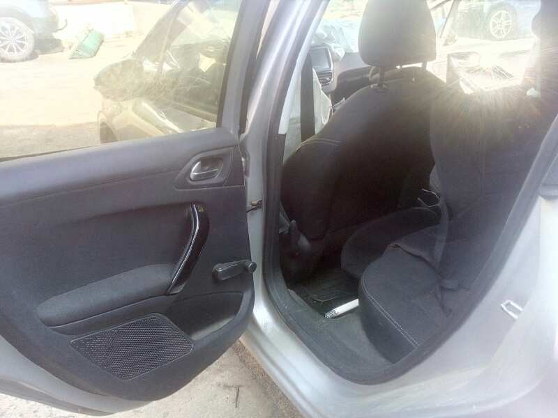 peugeot 208 del año 2016