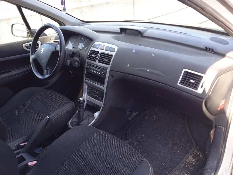 peugeot 307 berlina (s2) del año 2007