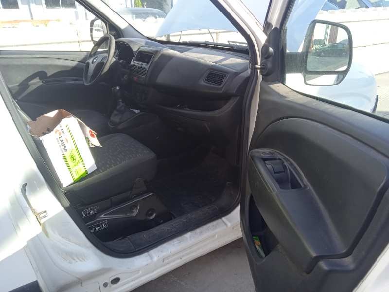 opel combo d del año 2012