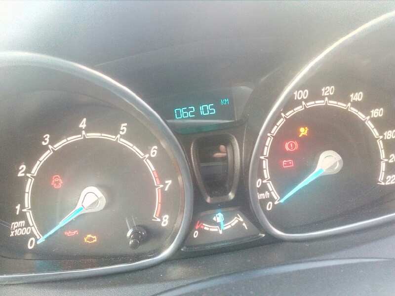 ford fiesta (ccn) del año 2013