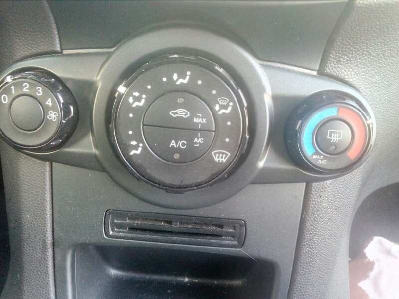 ford fiesta (ccn) del año 2013