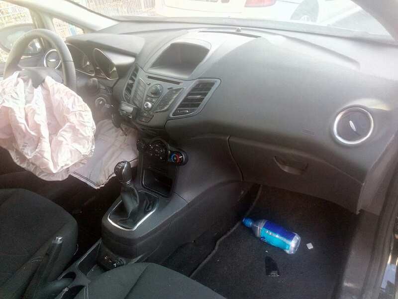 ford fiesta (ccn) del año 2013