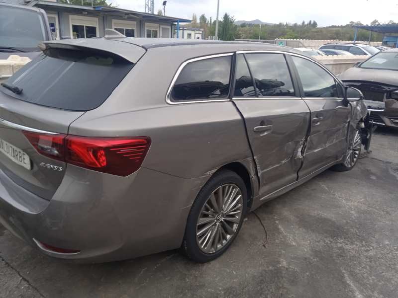 toyota avensis touring sports del año 2016