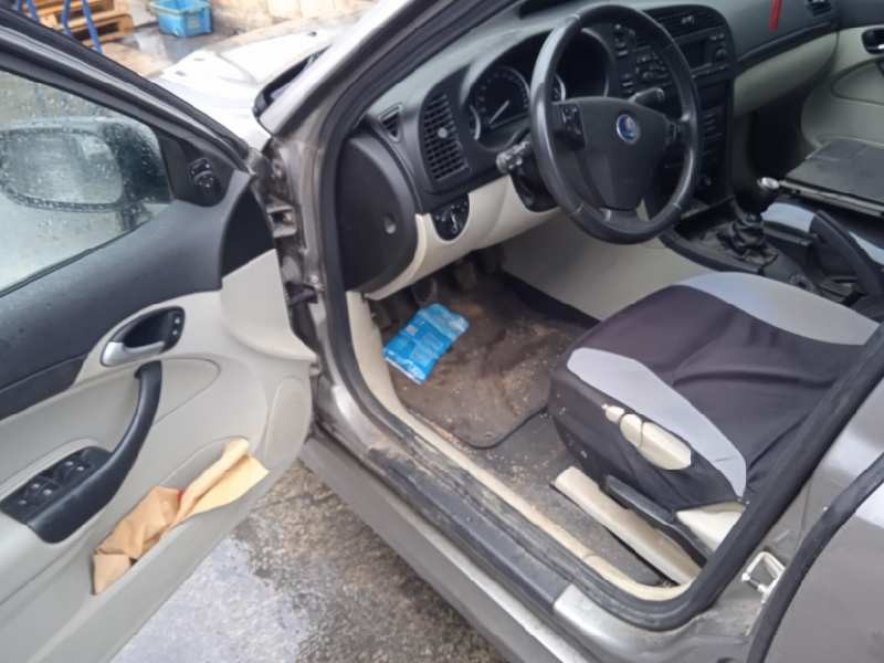 saab 9-3 berlina del año 2006